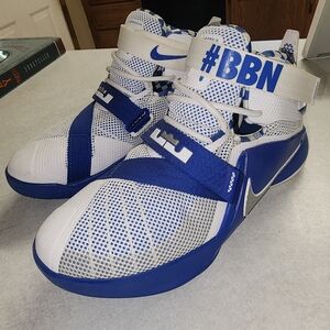 LeBron Soldier 9 Kentucky